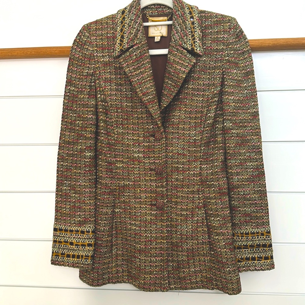 St.John Couture olive gr., lt.gr., peach,rose color. Jacket size 2 skirt 6